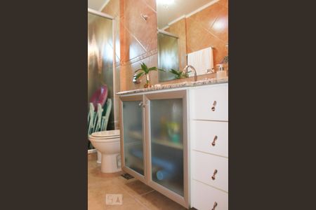 Apartamento à venda com 214m², 3 quartos e 2 vagas Apartamento à venda com 214m², 3 quartos e 2 vagasBanheiro 2