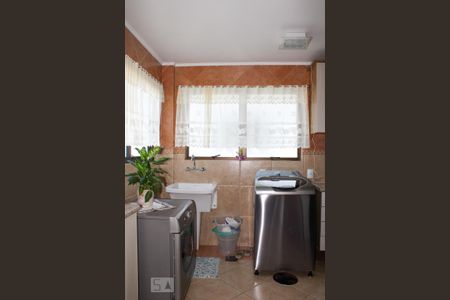 Apartamento à venda com 214m², 3 quartos e 2 vagas Apartamento à venda com 214m², 3 quartos e 2 vagasÀrea de Serviço