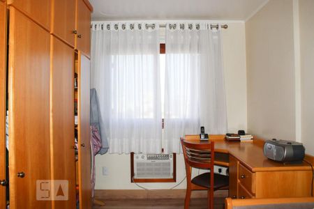 Apartamento à venda com 214m², 3 quartos e 2 vagas Apartamento à venda com 214m², 3 quartos e 2 vagasQuarto 3