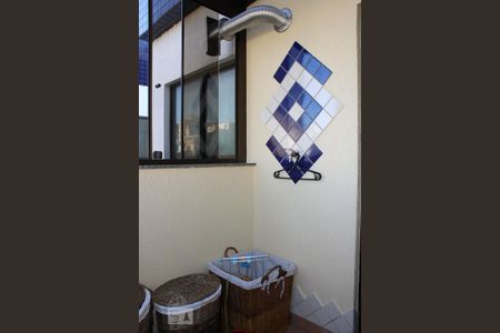 Apartamento à venda com 214m², 3 quartos e 2 vagas Apartamento à venda com 214m², 3 quartos e 2 vagasSacada