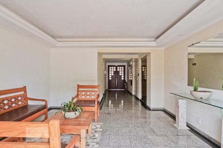 Apartamento à venda com 68m², 2 quartos e 1 vaga Apartamento à venda com 68m², 2 quartos e 1 vagaHall