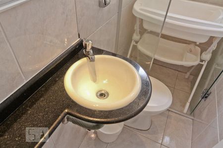 Apartamento à venda com 68m², 2 quartos e 1 vaga Apartamento à venda com 68m², 2 quartos e 1 vagaBanheiro da Suíte