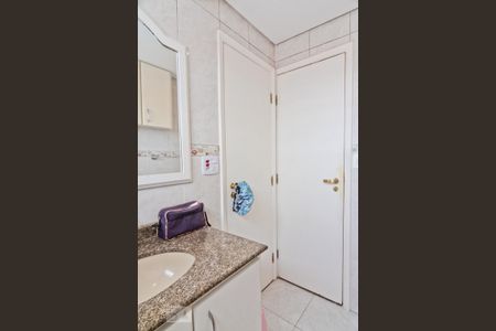 Apartamento à venda com 68m², 2 quartos e 1 vaga Apartamento à venda com 68m², 2 quartos e 1 vagaBanheiro