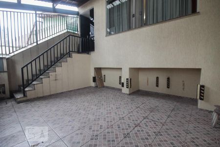 Casa à venda com 230m², 2 quartos e 4 vagasgaragem