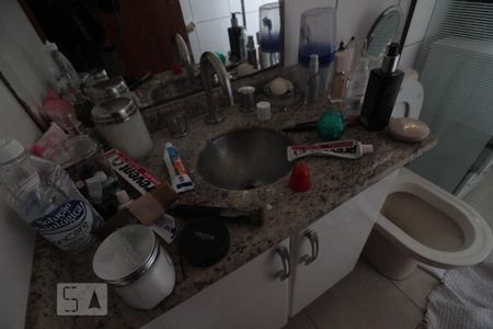 Casa à venda com 230m², 2 quartos e 4 vagassuite quarto 1