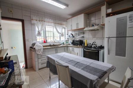 Casa à venda com 230m², 2 quartos e 4 vagascozinha
