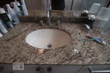 Casa à venda com 230m², 2 quartos e 4 vagasbanheiro social