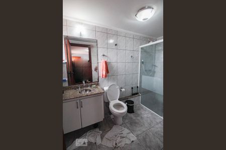 Casa à venda com 230m², 2 quartos e 4 vagassuite quarto 3