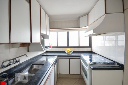Apartamento à venda com 135m², 4 quartos e 2 vagasCozinha