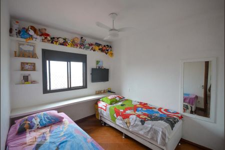 Apartamento à venda com 135m², 4 quartos e 2 vagasQuarto 2