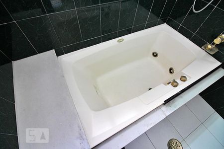 Casa à venda com 197m², 3 quartos e 2 vagasBanheiro do Quarto 2 - Suíte