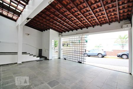 Casa à venda com 197m², 3 quartos e 2 vagasGaragem