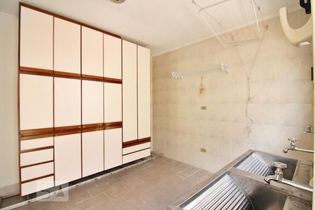 Casa à venda com 197m², 3 quartos e 2 vagasLavanderia