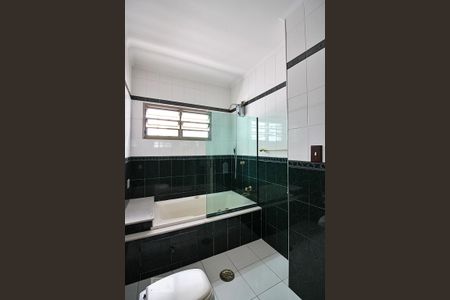 Casa à venda com 197m², 3 quartos e 2 vagasBanheiro do Quarto 2 - Suíte