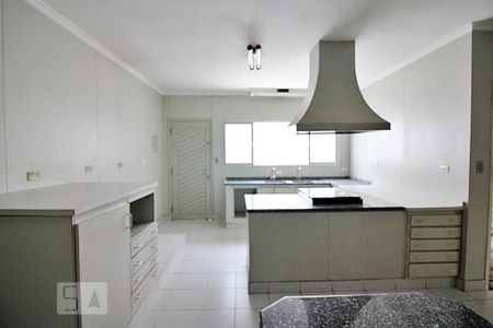 Casa à venda com 197m², 3 quartos e 2 vagasCozinha