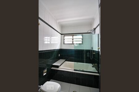 Casa à venda com 197m², 3 quartos e 2 vagasBanheiro do Quarto 2 - Suíte