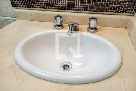 Apartamento à venda com 65m², 2 quartos e 1 vaga Apartamento à venda com 65m², 2 quartos e 1 vagaBanheiro
