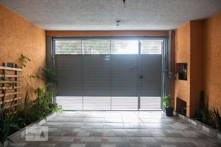 Casa à venda com 165m², 3 quartos e 4 vagas Casa à venda com 165m², 3 quartos e 4 vagasGaragem