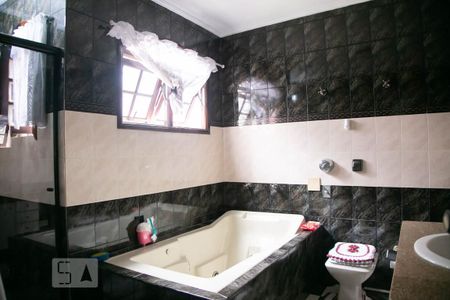 Casa à venda com 165m², 3 quartos e 4 vagas Casa à venda com 165m², 3 quartos e 4 vagasBanheiro da Suite