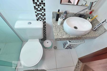 Casa à venda com 120m², 3 quartos e 2 vagasBanheiro da Suíte 2