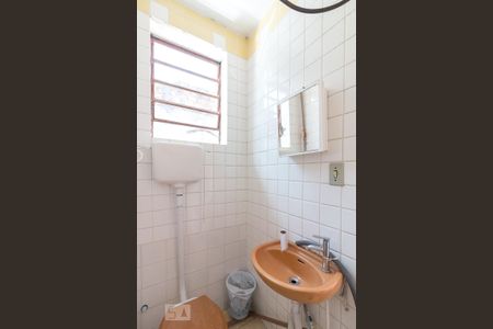 Casa à venda com 226m², 12 quartos e 4 vagasCasa 2 - banheiro