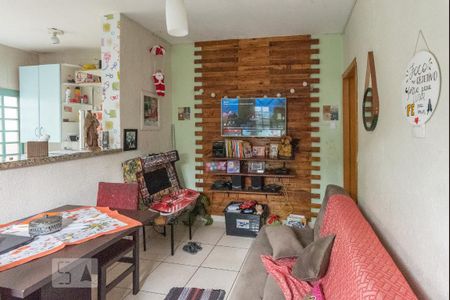 Casa à venda com 350m², 4 quartos e 3 vagas Casa à venda com 350m², 4 quartos e 3 vagasSala da Casa dos Fundos