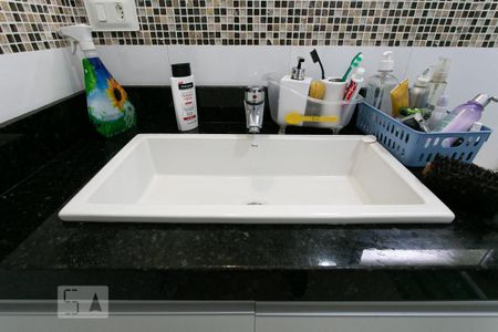 Casa à venda com 105m², 2 quartos e 1 vagaBanheiro 1