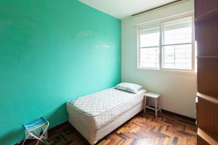 Quarto 1 de apartamento para alugar com 3 quartos, 70m² em Camaquã, Porto Alegre