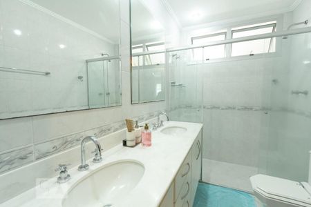 Apartamento à venda com 215m², 3 quartos e 2 vagas Apartamento à venda com 215m², 3 quartos e 2 vagasBanheiro