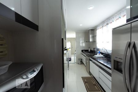 Apartamento à venda com 215m², 3 quartos e 2 vagas Apartamento à venda com 215m², 3 quartos e 2 vagasCozinha