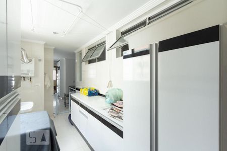 Apartamento à venda com 215m², 3 quartos e 2 vagas Apartamento à venda com 215m², 3 quartos e 2 vagasÁrea de Serviço