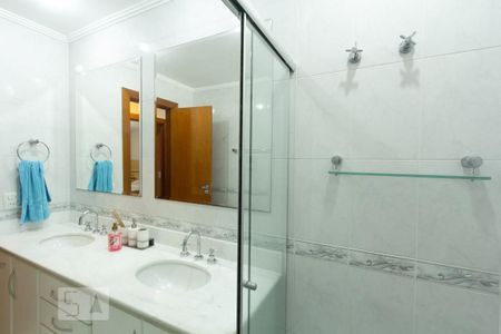 Apartamento à venda com 215m², 3 quartos e 2 vagas Apartamento à venda com 215m², 3 quartos e 2 vagasBanheiro