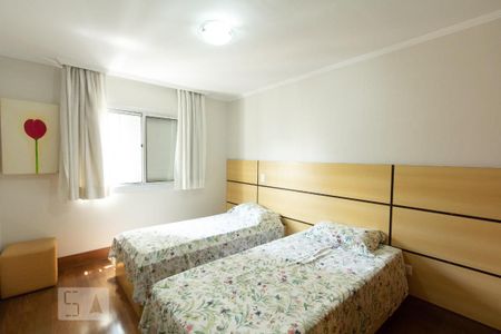 Apartamento à venda com 215m², 3 quartos e 2 vagas Apartamento à venda com 215m², 3 quartos e 2 vagasQuarto 2