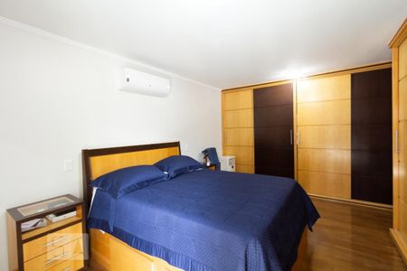Apartamento à venda com 215m², 3 quartos e 2 vagas Apartamento à venda com 215m², 3 quartos e 2 vagasSuíte