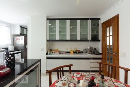 Apartamento à venda com 215m², 3 quartos e 2 vagas Apartamento à venda com 215m², 3 quartos e 2 vagasBanheiro da Suíte