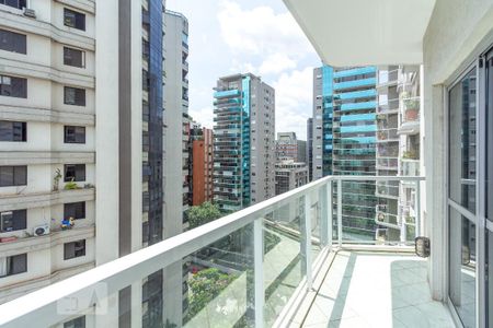 Apartamento à venda com 215m², 3 quartos e 2 vagas Apartamento à venda com 215m², 3 quartos e 2 vagasVaranda da sala