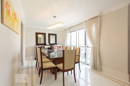 Apartamento à venda com 215m², 3 quartos e 2 vagas Apartamento à venda com 215m², 3 quartos e 2 vagasSala