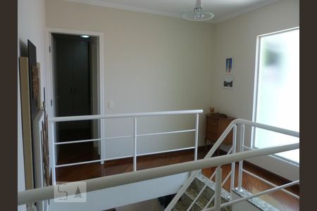Escada de casa à venda com 3 quartos, 300m² em Vila Moinho Velho, São Paulo