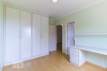 Casa de condomínio à venda com 498m², 6 quartos e 4 vagasQuarto da suíte 2