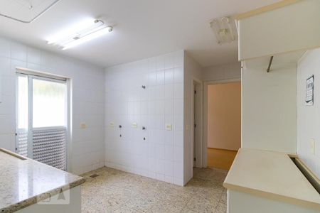 Casa de condomínio à venda com 498m², 6 quartos e 4 vagasÁrea de serviço