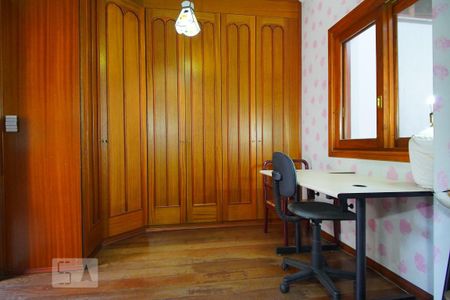 Casa à venda com 375m², 6 quartos e 5 vagasQuarto 4