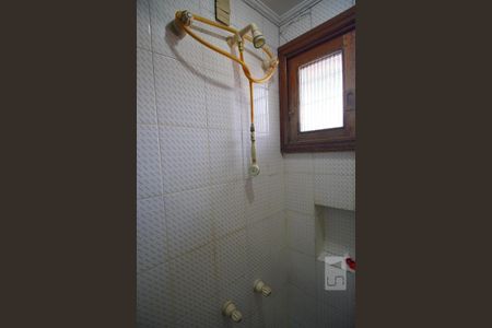 Casa à venda com 375m², 6 quartos e 5 vagasBanheiro suite 1 