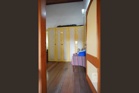 Casa à venda com 375m², 6 quartos e 5 vagasQuarto Suíte 3 