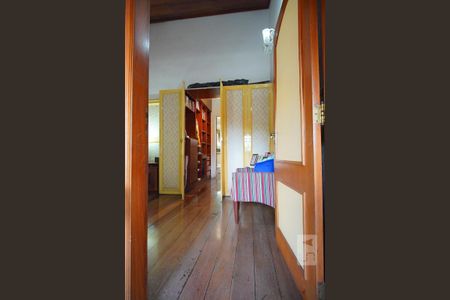 Casa à venda com 375m², 6 quartos e 5 vagasQuarto Suíte 3 