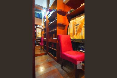 Casa à venda com 375m², 6 quartos e 5 vagasCloset