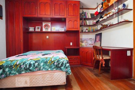 Casa à venda com 375m², 6 quartos e 5 vagasQuarto Suíte 2