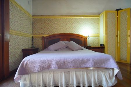 Casa à venda com 375m², 6 quartos e 5 vagasQuarto Suíte 3 