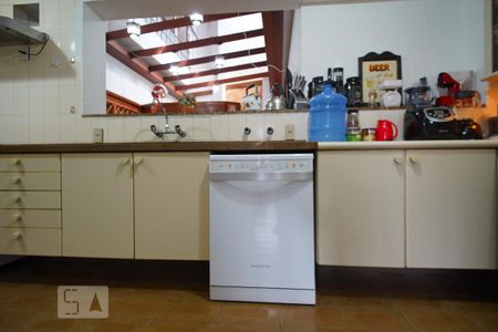 Casa à venda com 375m², 6 quartos e 5 vagasCozinha