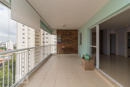 Apartamento à venda com 130m², 3 quartos e 2 vagasVaranda