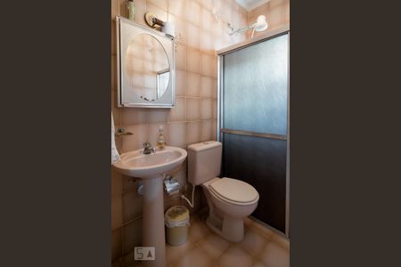 Casa à venda com 159m², 3 quartos e 2 vagasBanheiro de Serviço